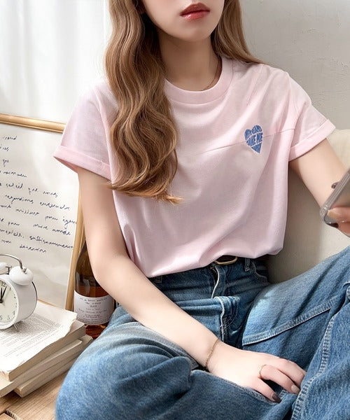 大人のこなれたシンプルスタイル。タックデザインハート刺繍Tシャツ(半袖) ce1050287