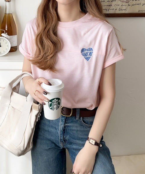 大人のこなれたシンプルスタイル。タックデザインハート刺繍Tシャツ(半袖) ce1050287