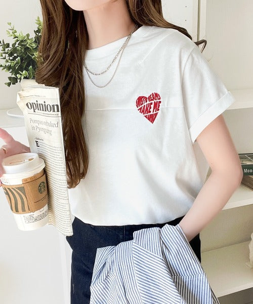 大人のこなれたシンプルスタイル。タックデザインハート刺繍Tシャツ(半袖) ce1050287