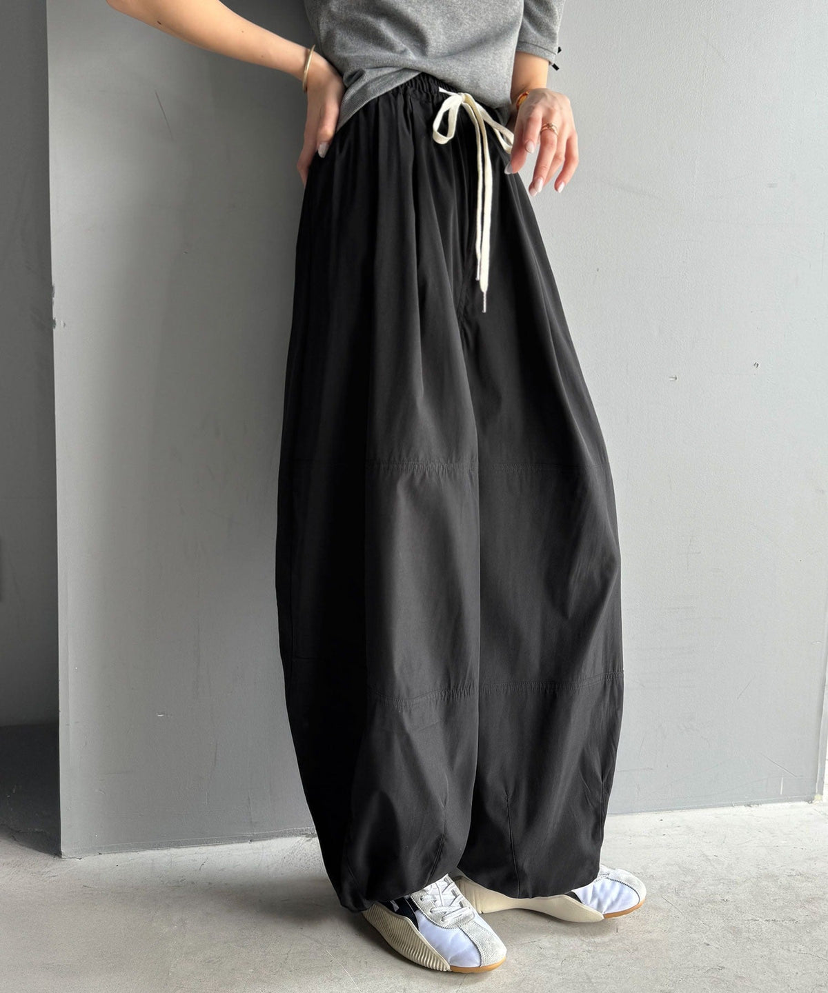 【AYAさんコラボ】タイムレスに愛せる、洗練ワイドシルエット♪ウエストリボン裾ドロストサーカスパンツ ce1015079