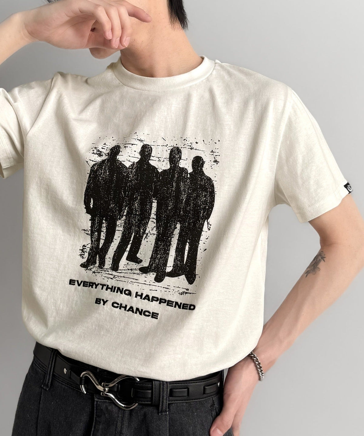 《Haruto×クラシカルエルフコラボ》綿100％メッセージ刺繍入りグラフィックTシャツ（半袖）/Embroidered Message Graphic T-Shirt co1010013