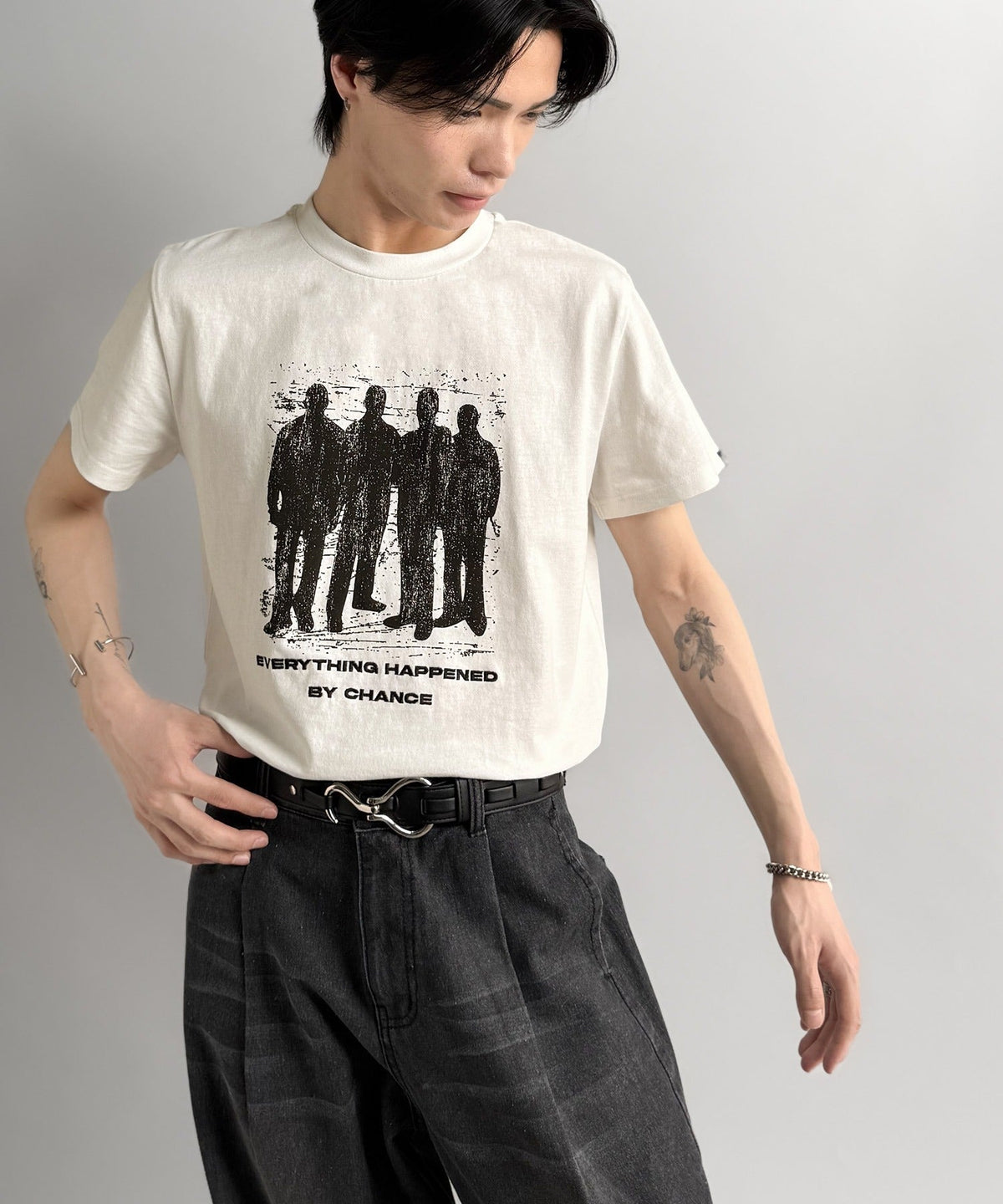 《Haruto×クラシカルエルフコラボ》綿100％メッセージ刺繍入りグラフィックTシャツ（半袖）/Embroidered Message Graphic T-Shirt co1010013