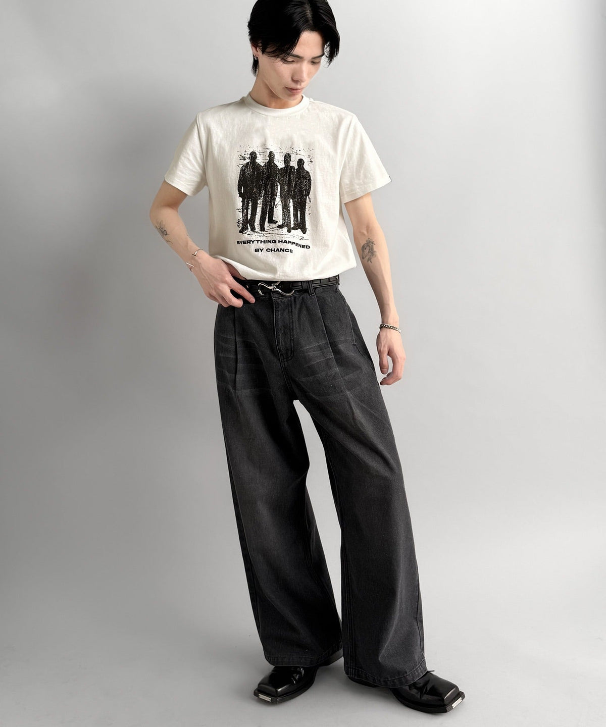 《Haruto×クラシカルエルフコラボ》綿100％メッセージ刺繍入りグラフィックTシャツ（半袖）/Embroidered Message Graphic T-Shirt co1010013