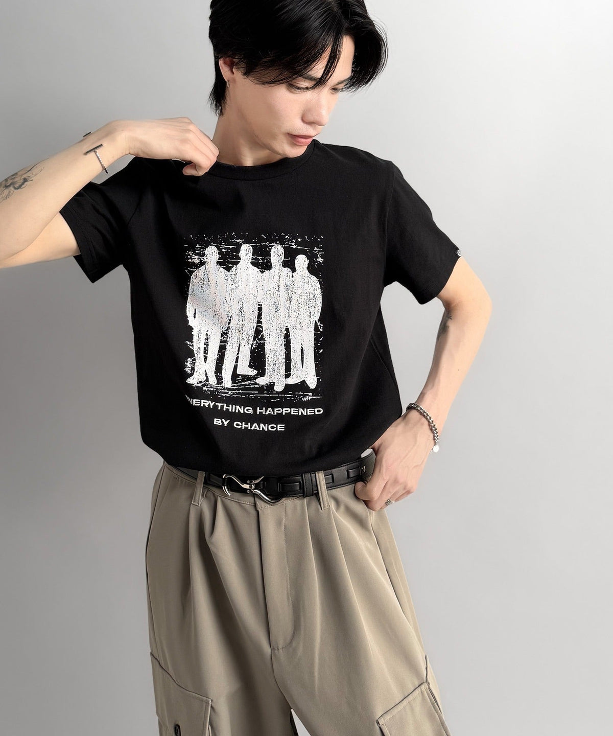 《Haruto×クラシカルエルフコラボ》綿100％メッセージ刺繍入りグラフィックTシャツ（半袖）/Embroidered Message Graphic T-Shirt co1010013