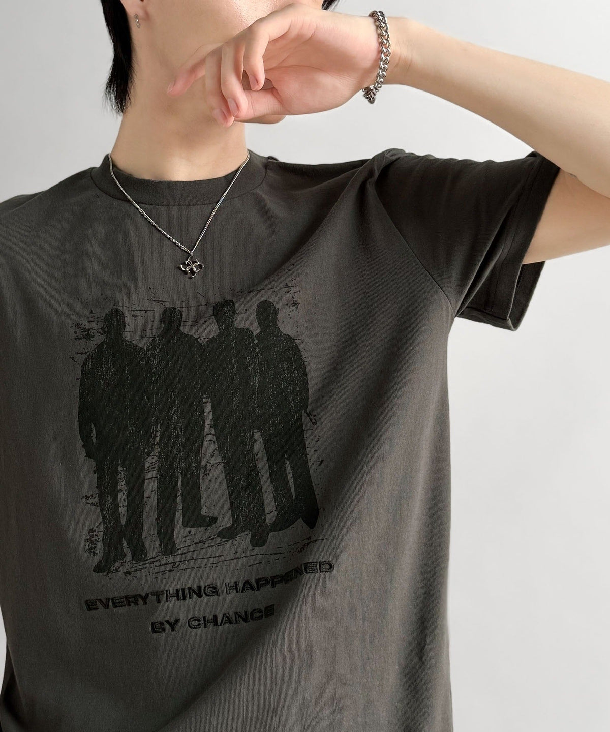 《Haruto×クラシカルエルフコラボ》綿100％メッセージ刺繍入りグラフィックTシャツ（半袖）/Embroidered Message Graphic T-Shirt co1010013