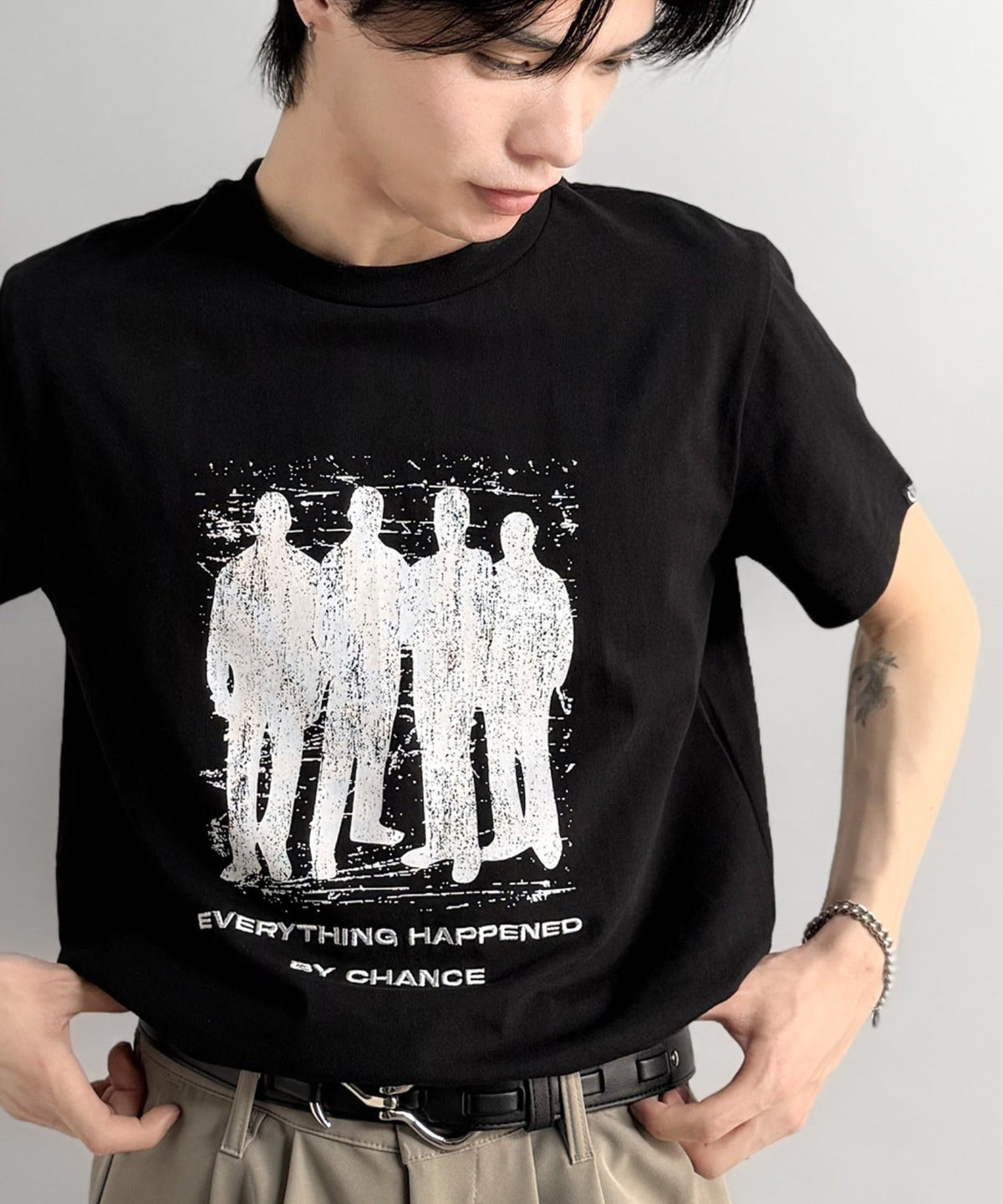 《Haruto×クラシカルエルフコラボ》綿100％メッセージ刺繍入りグラフィックTシャツ（半袖）/Embroidered Message Graphic T-Shirt co1010013