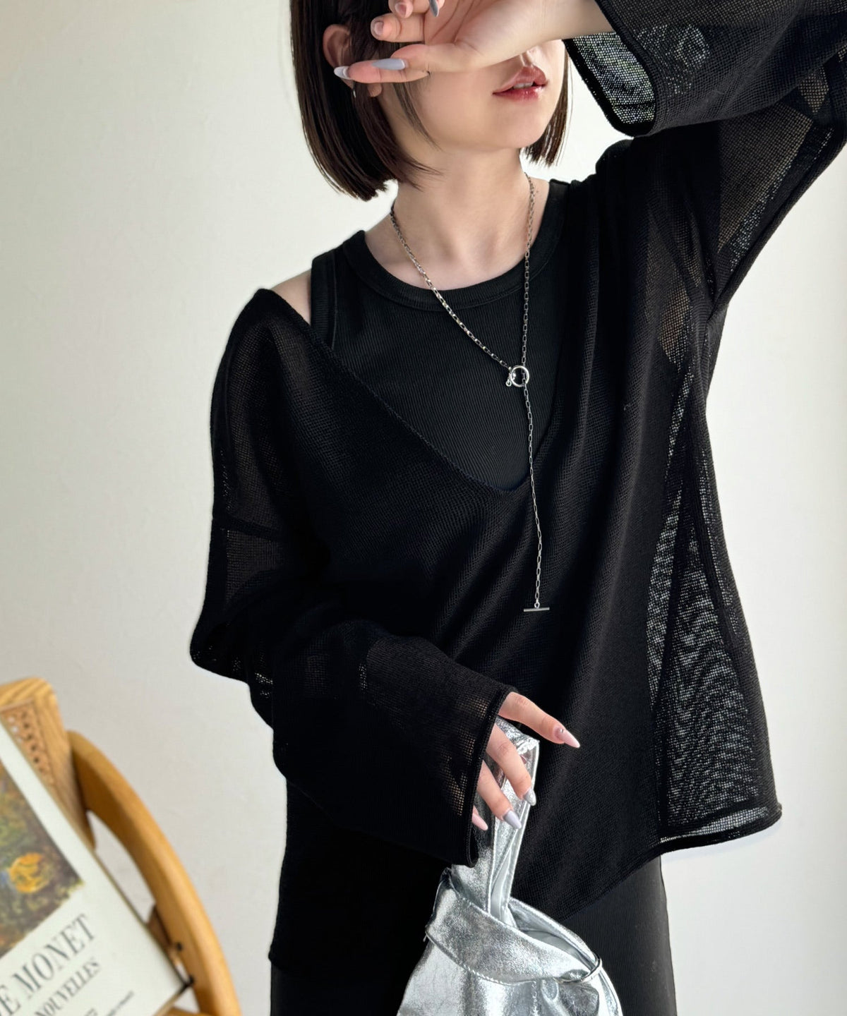 《sayo×クラシカルエルフコラボ》いつもの服に+1。ちょうどいい抜け感を。深Uネックバックベルトメッシュトップス ce1010445