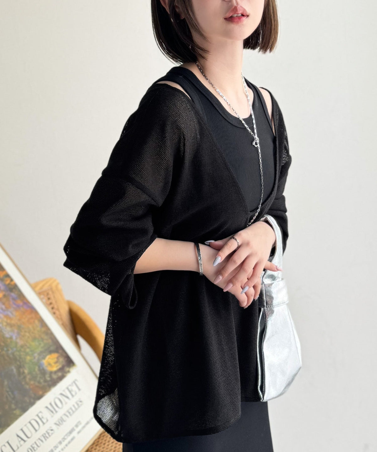 《sayo×クラシカルエルフコラボ》いつもの服に+1。ちょうどいい抜け感を。深Uネックバックベルトメッシュトップス ce1010445