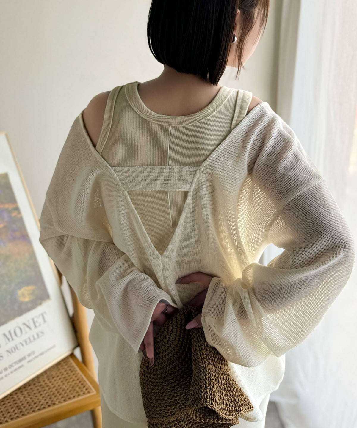 《sayo×クラシカルエルフコラボ》いつもの服に+1。ちょうどいい抜け感を。深Uネックバックベルトメッシュトップス ce1010445