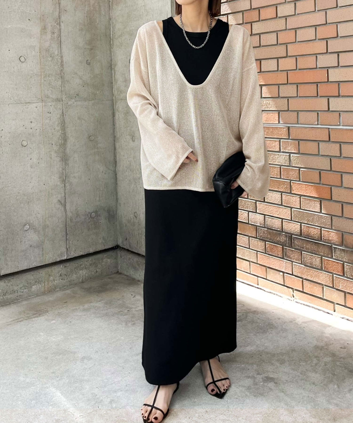 《sayo×クラシカルエルフコラボ》いつもの服に+1。ちょうどいい抜け感を。深Uネックバックベルトメッシュトップス ce1010445