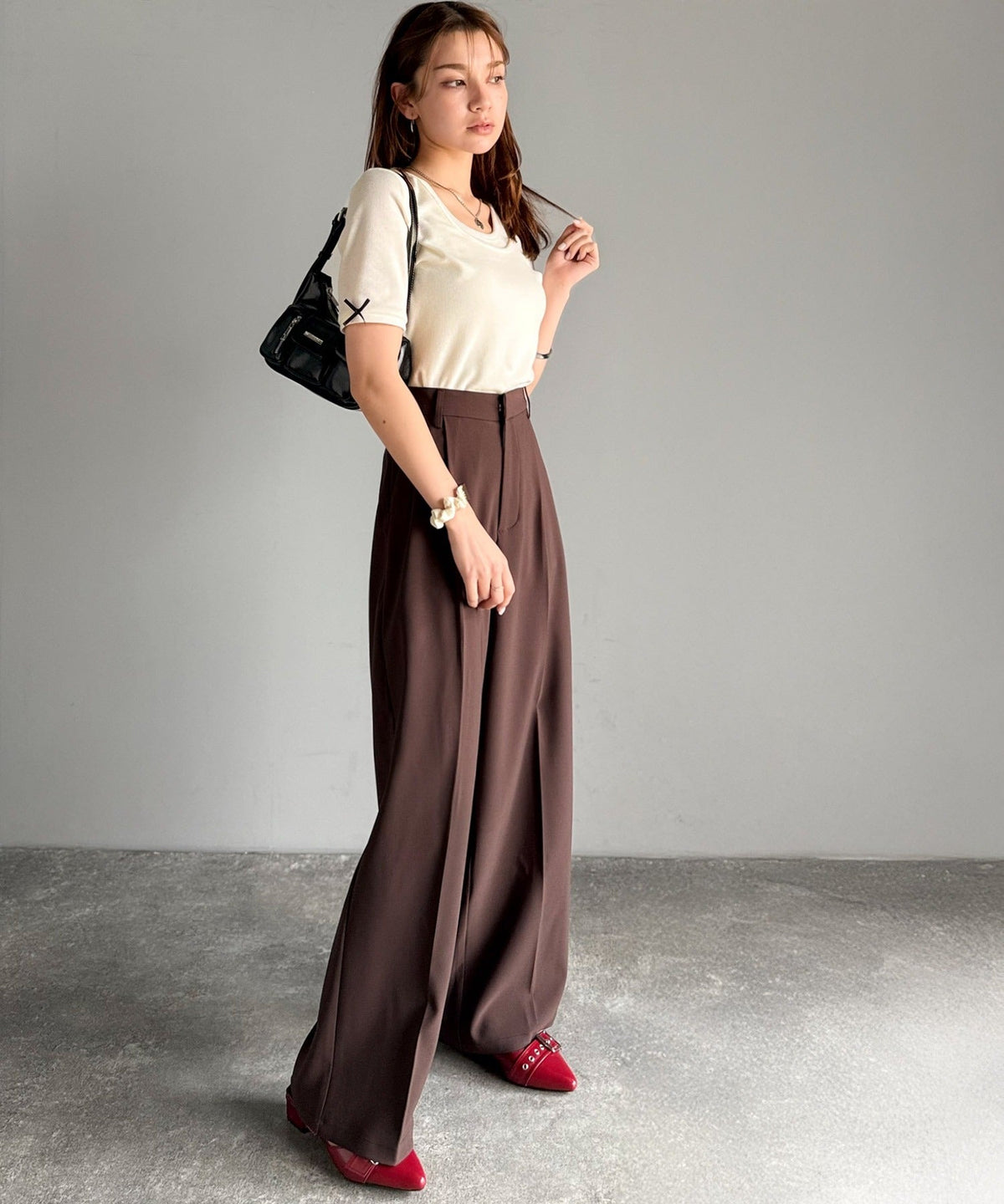 《AYA×クラシカルエルフコラボ》大人可愛いを叶える。前後2way袖リボンバックオープンリブトップス（半袖） ce1010432