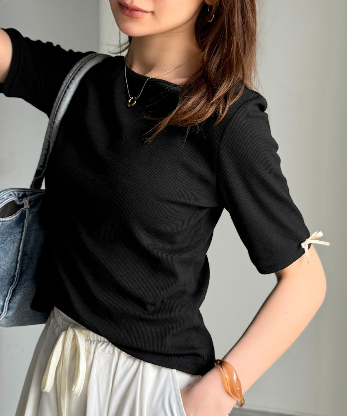 《AYA×クラシカルエルフコラボ》大人可愛いを叶える。前後2way袖リボンバックオープンリブトップス（半袖） ce1010432
