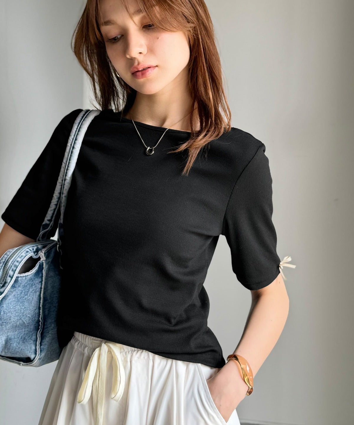《AYA×クラシカルエルフコラボ》大人可愛いを叶える。前後2way袖リボンバックオープンリブトップス（半袖） ce1010432