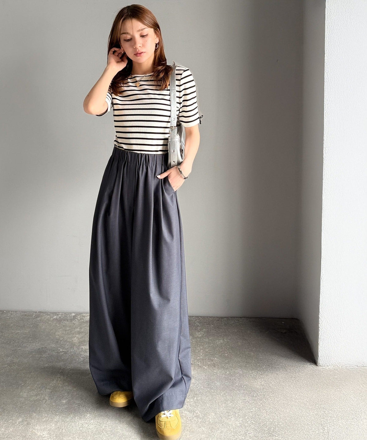 《AYA×クラシカルエルフコラボ》大人可愛いを叶える。前後2way袖リボンバックオープンリブトップス（半袖） ce1010432