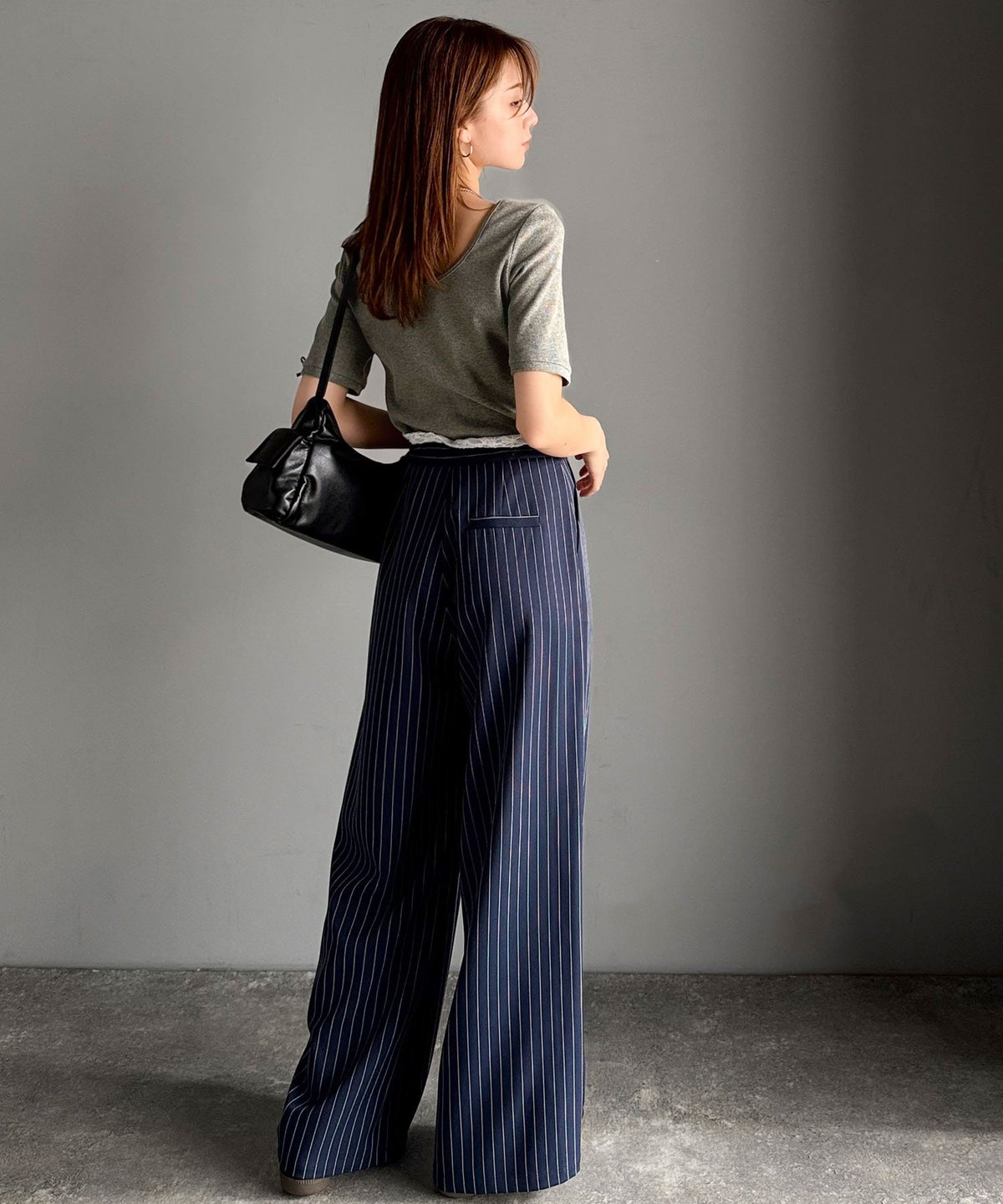 《AYA×クラシカルエルフコラボ》大人可愛いを叶える。前後2way袖リボンバックオープンリブトップス（半袖） ce1010432