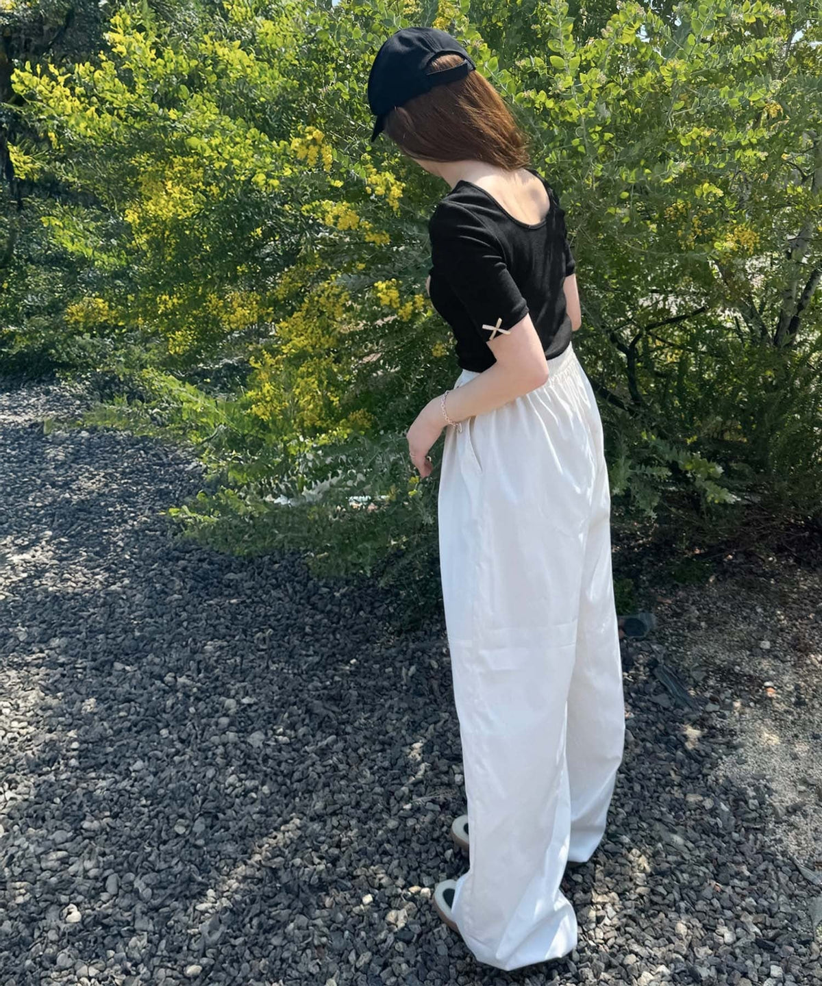 《AYA×クラシカルエルフコラボ》大人可愛いを叶える。前後2way袖リボンバックオープンリブトップス（半袖） ce1010432