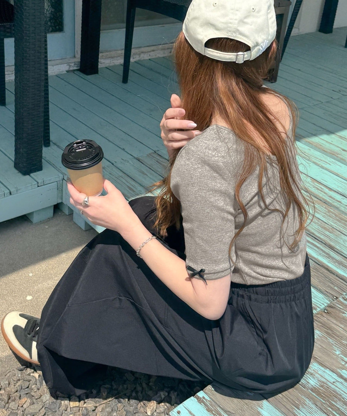 《AYA×クラシカルエルフコラボ》大人可愛いを叶える。前後2way袖リボンバックオープンリブトップス（半袖） ce1010432