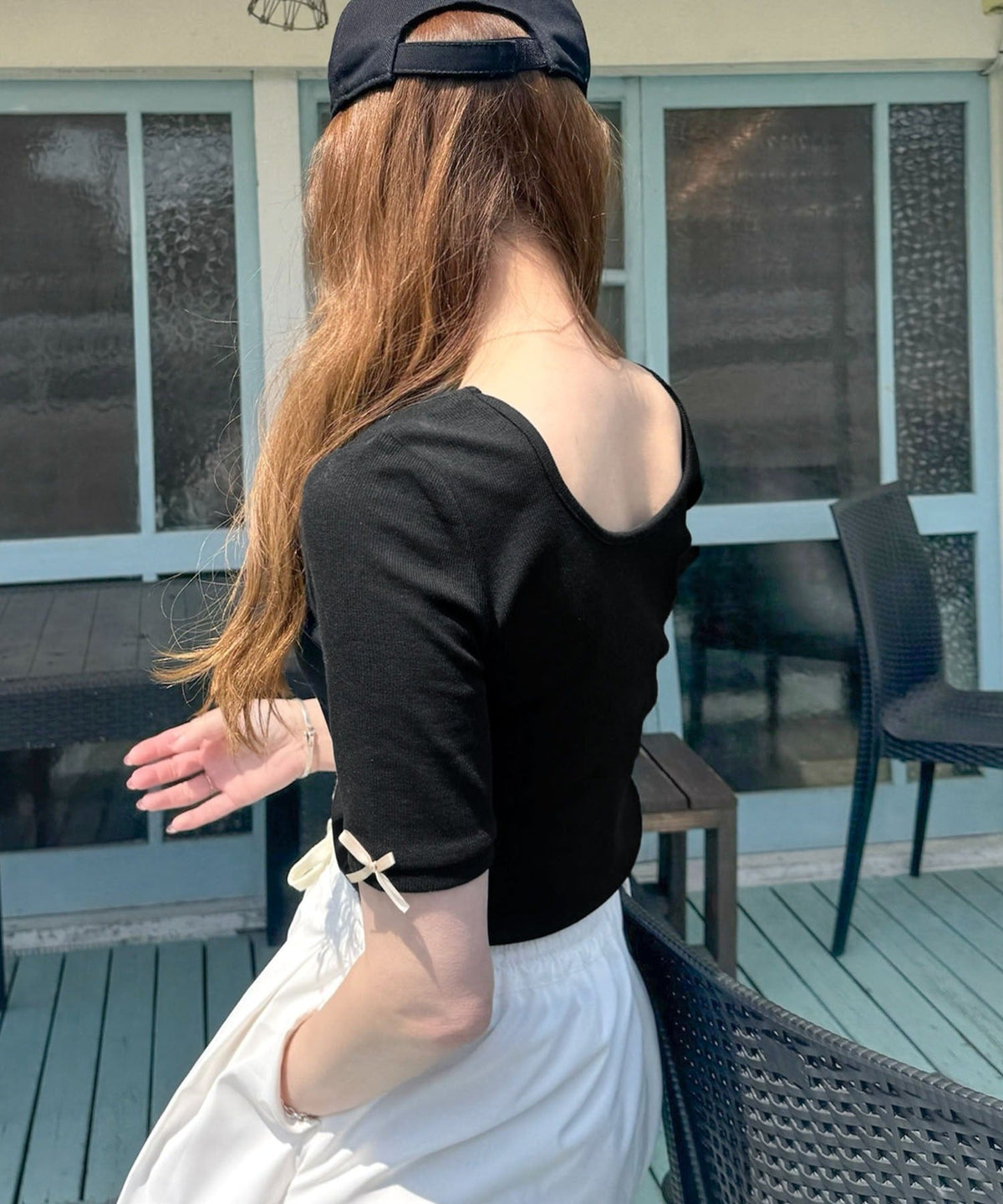 《AYA×クラシカルエルフコラボ》大人可愛いを叶える。前後2way袖リボンバックオープンリブトップス（半袖） ce1010432