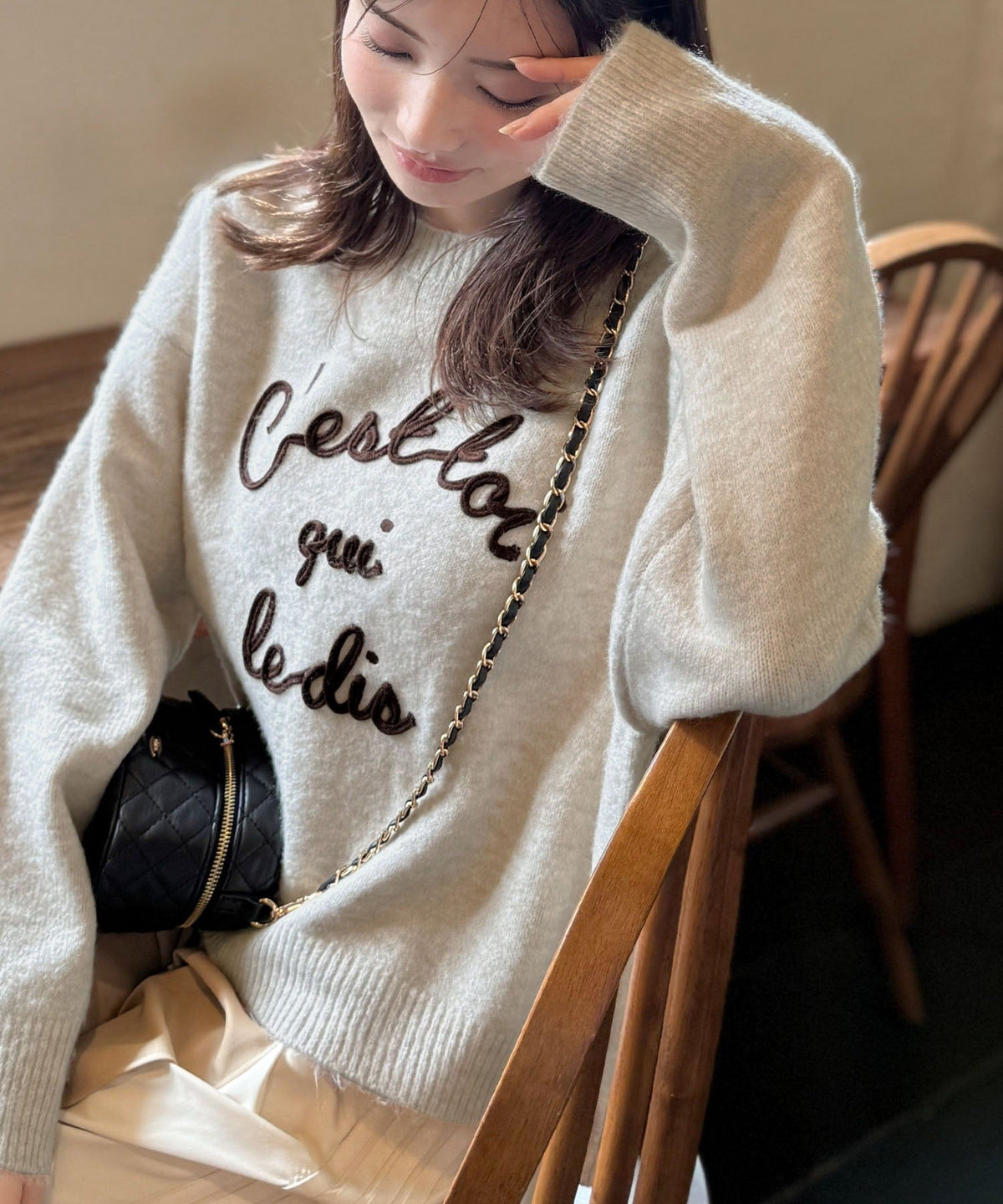 【mily bilet】おしゃれ女子の今シーズンイチ押し♪カラーコード刺繍ミックスニットプルオーバー mi1329045
