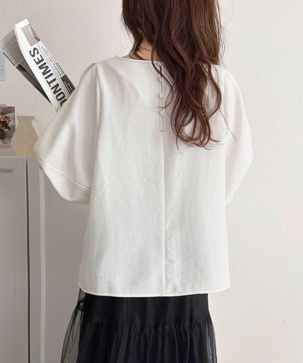 【UVカット、接触冷感、吸水速乾、防シワ機能付き】ふんわりスリーブで華奢見え叶う♪前後2way配色ステッチランタンスリーブブラウス ce1265053
