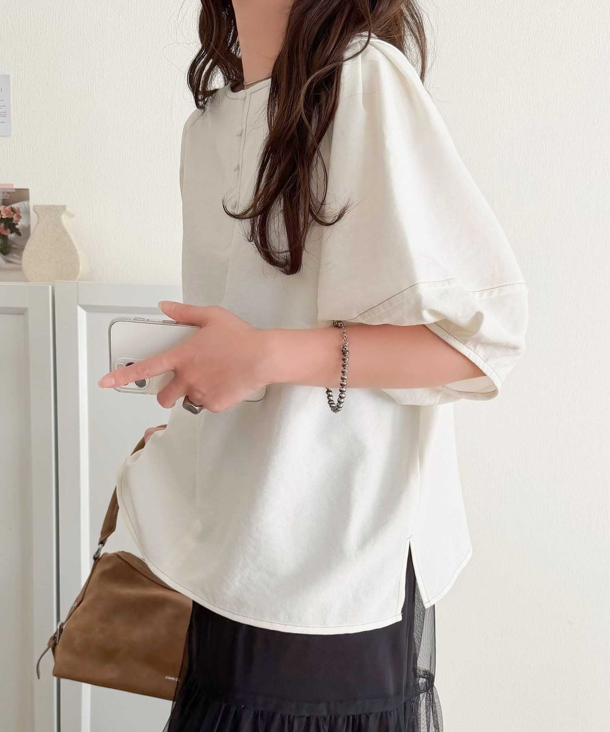 【UVカット、接触冷感、吸水速乾、防シワ機能付き】ふんわりスリーブで華奢見え叶う♪前後2way配色ステッチランタンスリーブブラウス ce1265053