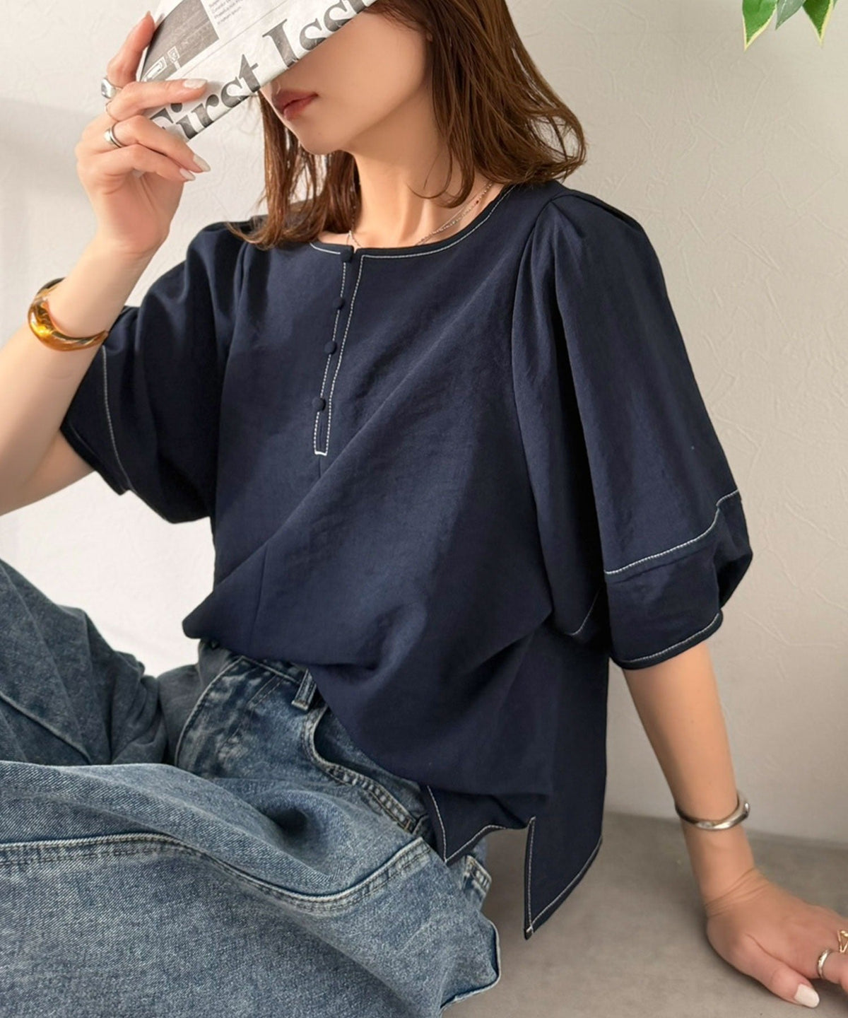 【UVカット、接触冷感、吸水速乾、防シワ機能付き】ふんわりスリーブで華奢見え叶う♪前後2way配色ステッチランタンスリーブブラウス ce1265053