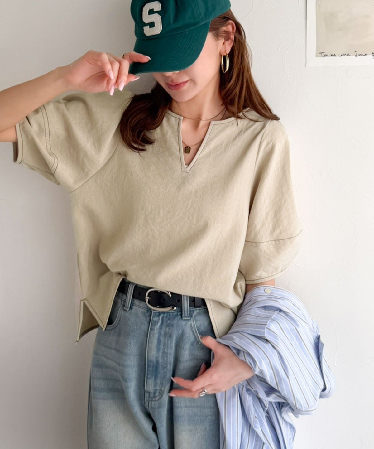 【UVカット、接触冷感、吸水速乾、防シワ機能付き】ふんわりスリーブで華奢見え叶う♪前後2way配色ステッチランタンスリーブブラウス ce1265053