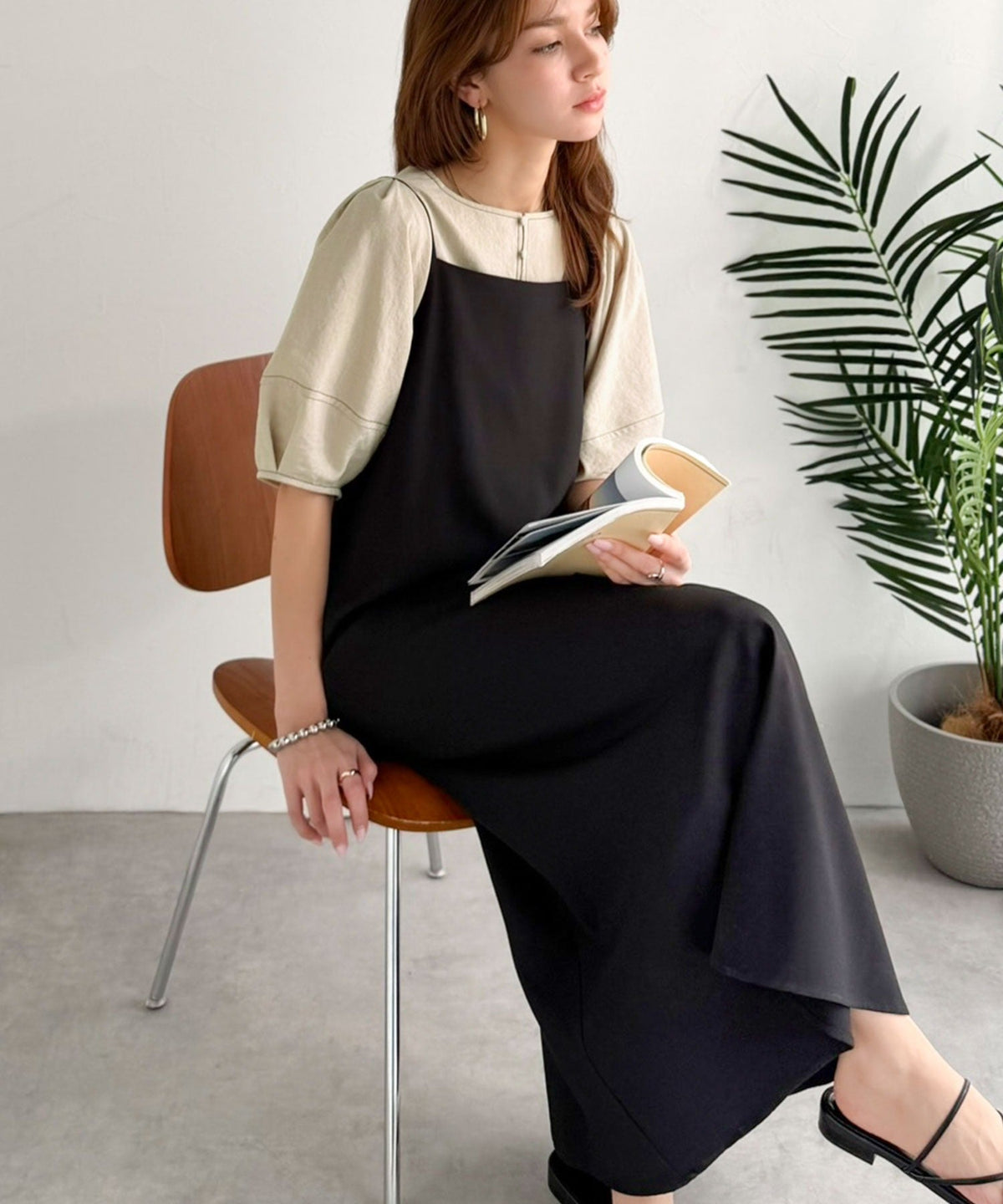 【UVカット、接触冷感、吸水速乾、防シワ機能付き】ふんわりスリーブで華奢見え叶う♪前後2way配色ステッチランタンスリーブブラウス ce1265053