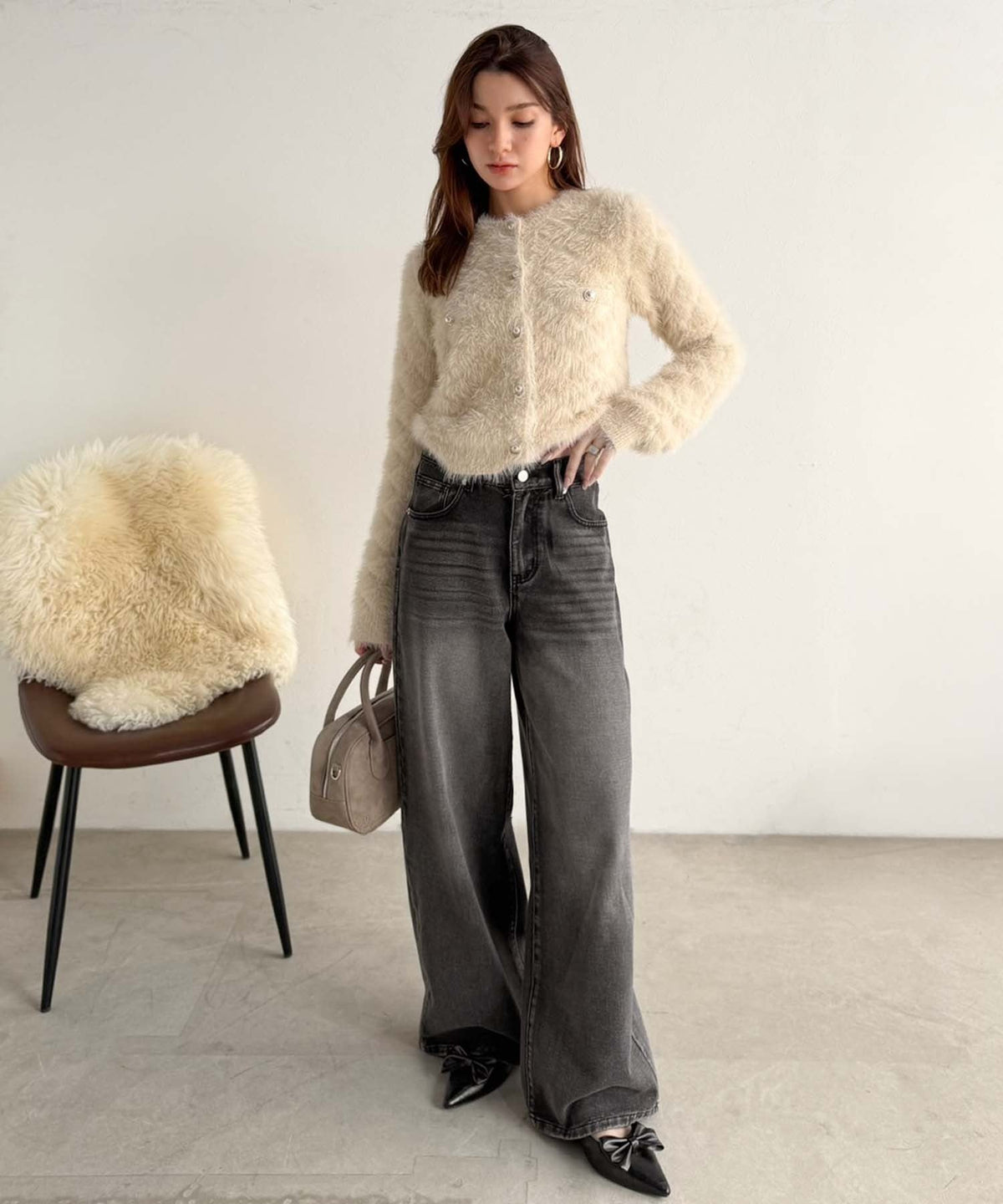 【mily bilet】バックスタイルまで抜かりなく可愛い。バッグリボンポケットワイドデニムパンツ mi0909033