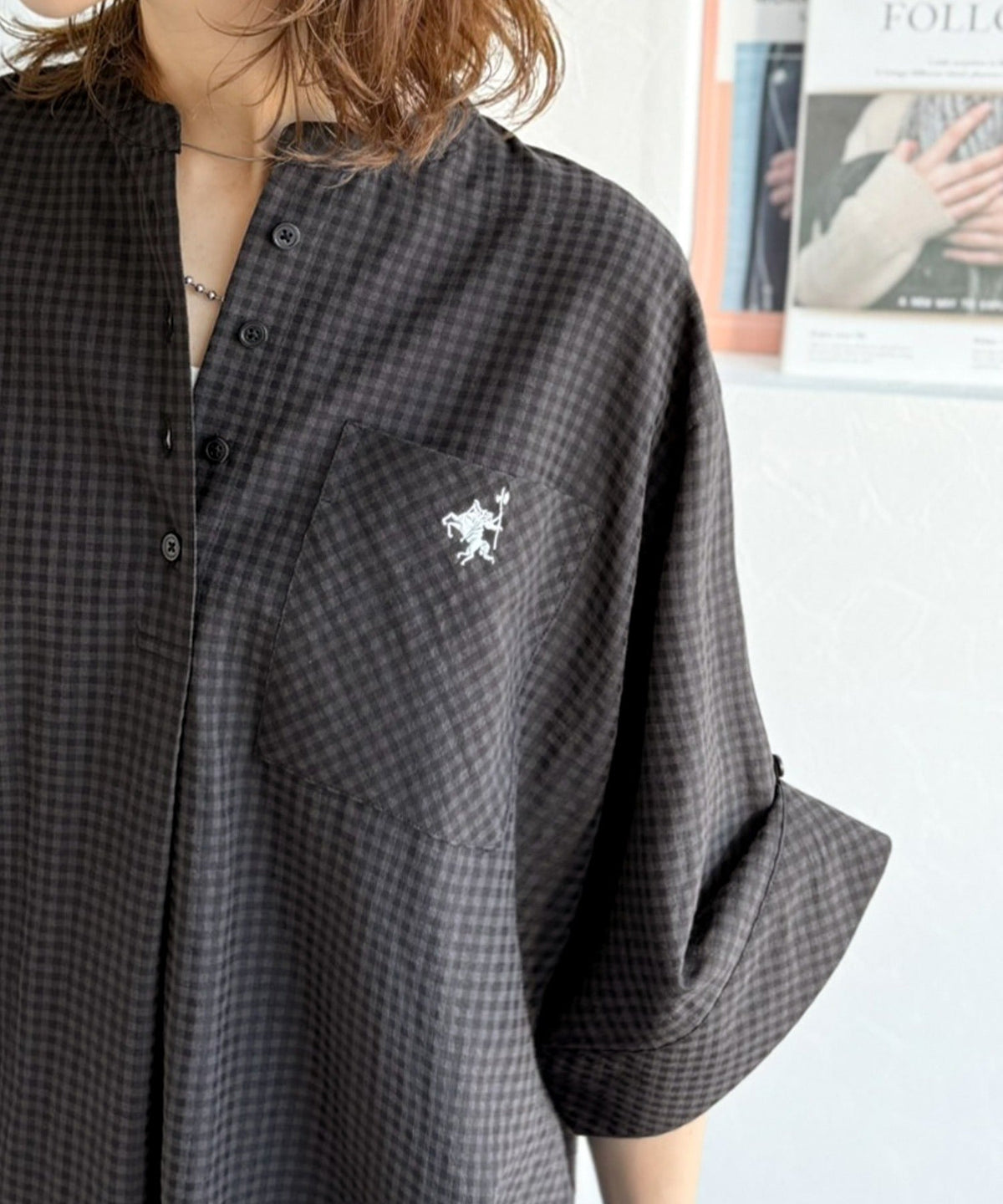 【機能性素材】サラッと着こなす。胸刺繍入りポケットデザインロールアップサッカーワンピース（ロング丈） ce1010544