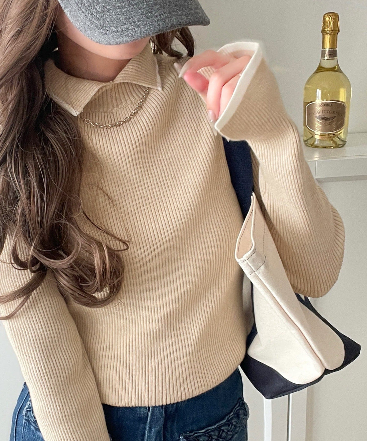 《daaco×クラシカルエルフコラボ》スタイリングが一気に垢抜ける。上品配色が映える袖スリット入り前後2WAYハイネックリブニット ce1350010
