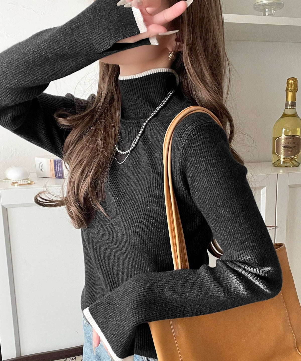 《daaco×クラシカルエルフコラボ》スタイリングが一気に垢抜ける。上品配色が映える袖スリット入り前後2WAYハイネックリブニット ce1350010
