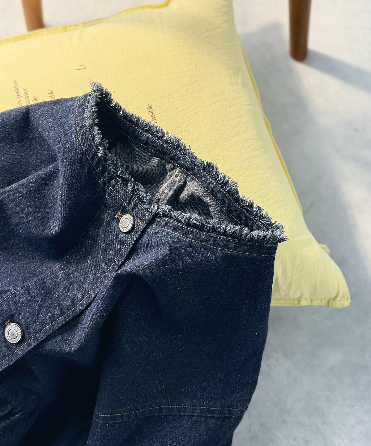 《daaco×クラシカルエルフコラボ》フリンジ×デニムの最強コンビ！綿100％ペプラムノーカラーデニムジャケット ce1010515