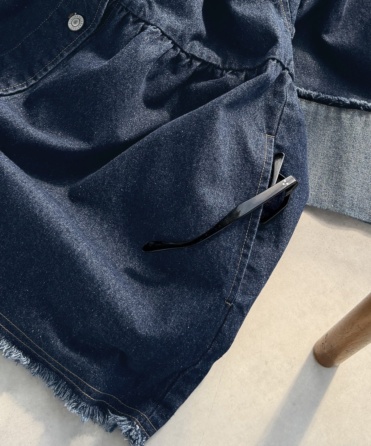 《daaco×クラシカルエルフコラボ》フリンジ×デニムの最強コンビ！綿100％ペプラムノーカラーデニムジャケット ce1010515