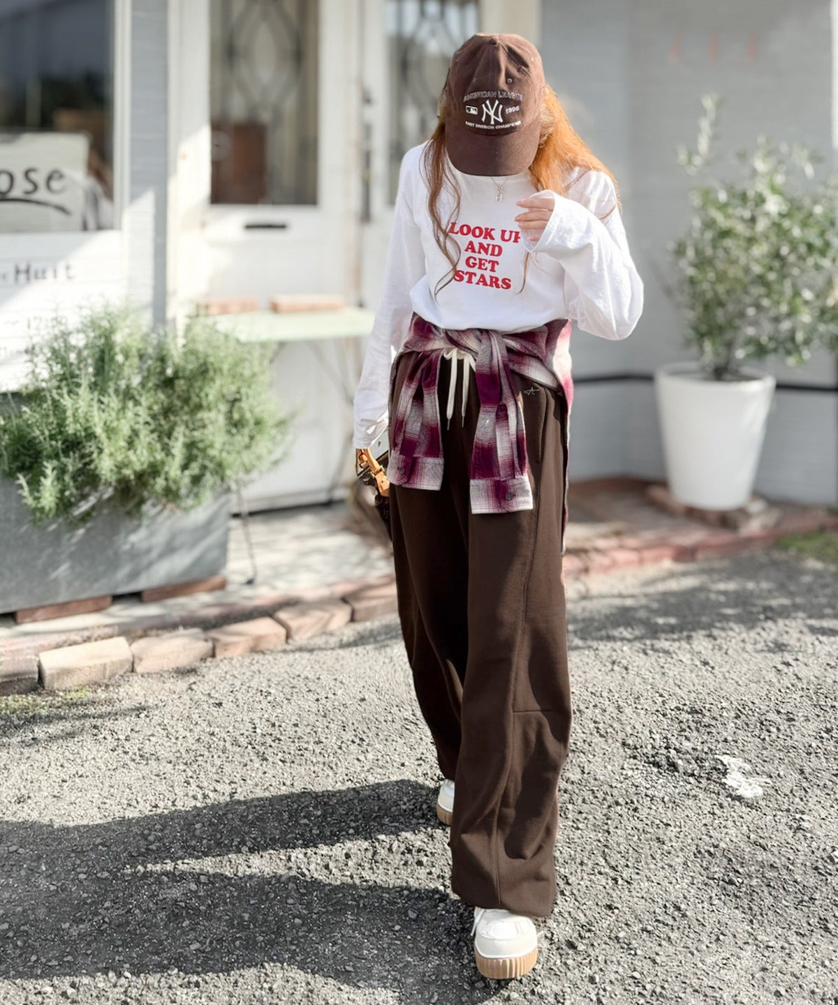 《AYA×クラシカルエルフコラボ》履くだけで“美脚バランス”完成！配色ウエストで差がつく、裏毛スウェットカーブパンツ（セットアップ可） ce1010545