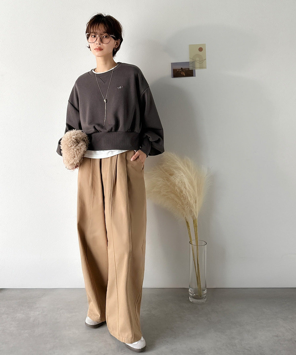 《AYA×クラシカルエルフコラボ》カジュアルなのにちゃんと女っぽ♪胸元刺繍が映える。クロップド丈裏毛スウェット（セットアップ可） ce1010520