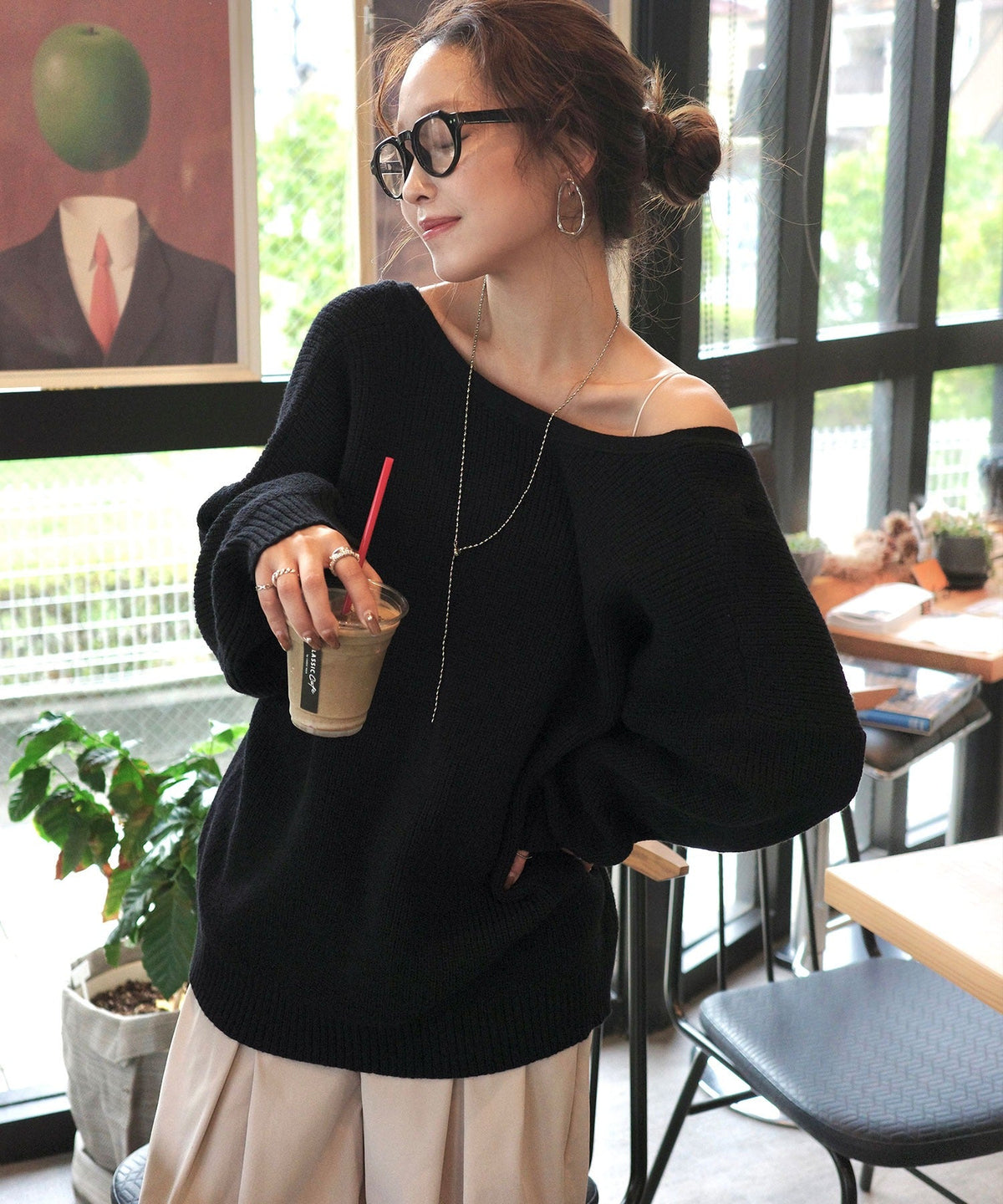 《marina×クラシカルエルフコラボ》ヘルシーな肌見せで上品さを演出♪2way仕様の万能深Uニットカーディガン ce1350009