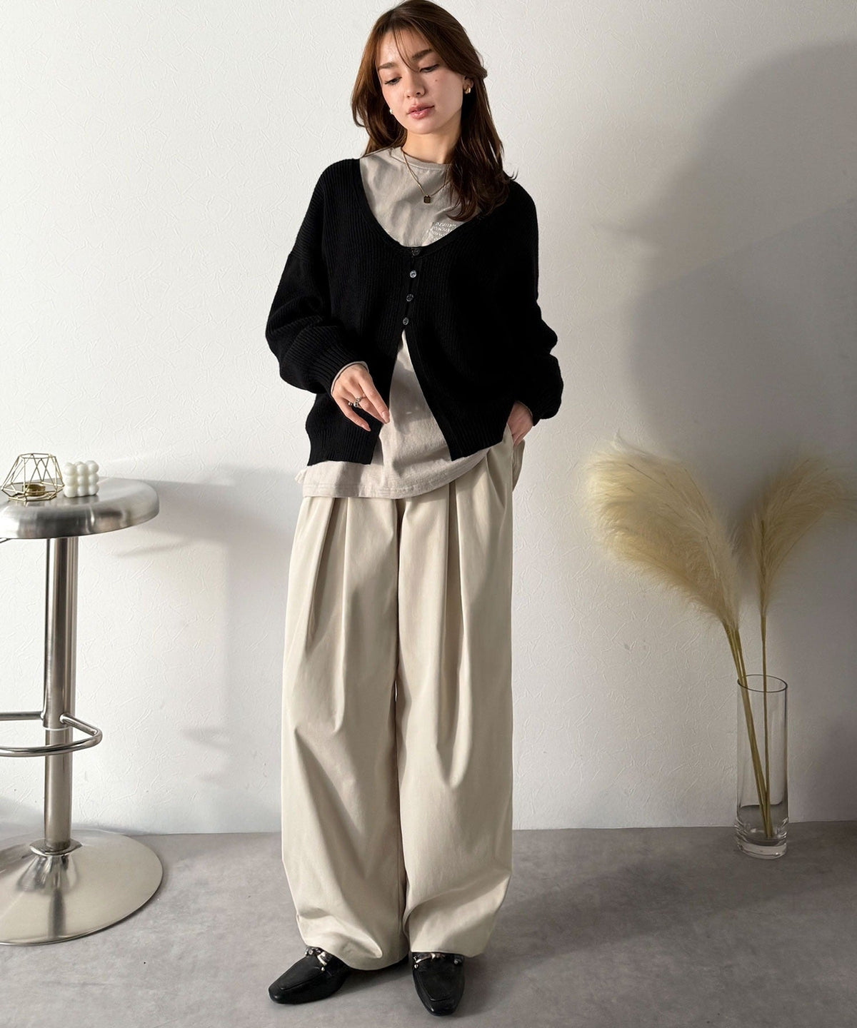《marina×クラシカルエルフコラボ》ヘルシーな肌見せで上品さを演出♪2way仕様の万能深Uニットカーディガン ce1350009