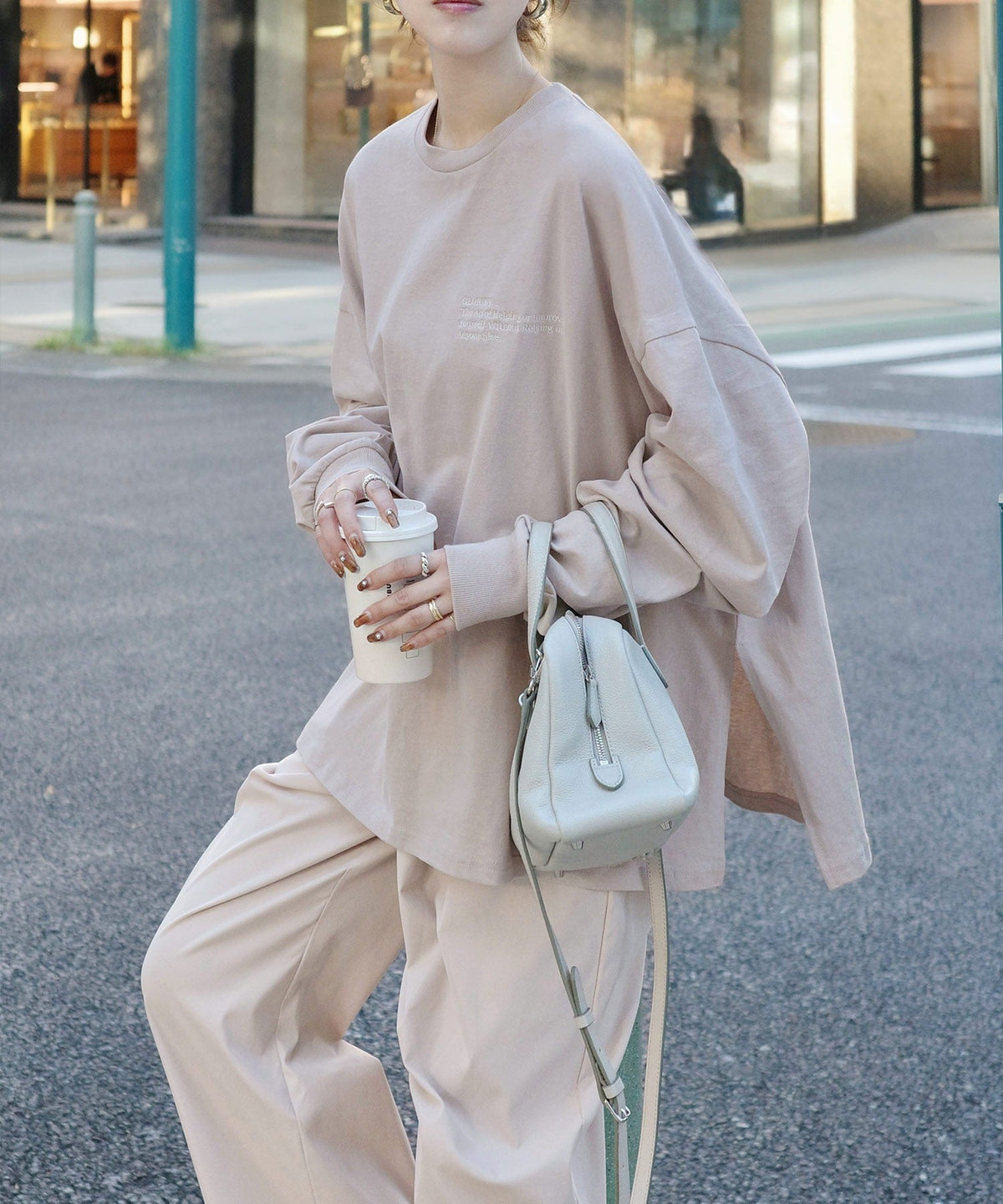 《marina×クラシカルエルフコラボ》ベーシックに今っぽバランスの“余裕”をプラス。綿100％胸刺繍入りロンT ce1010510