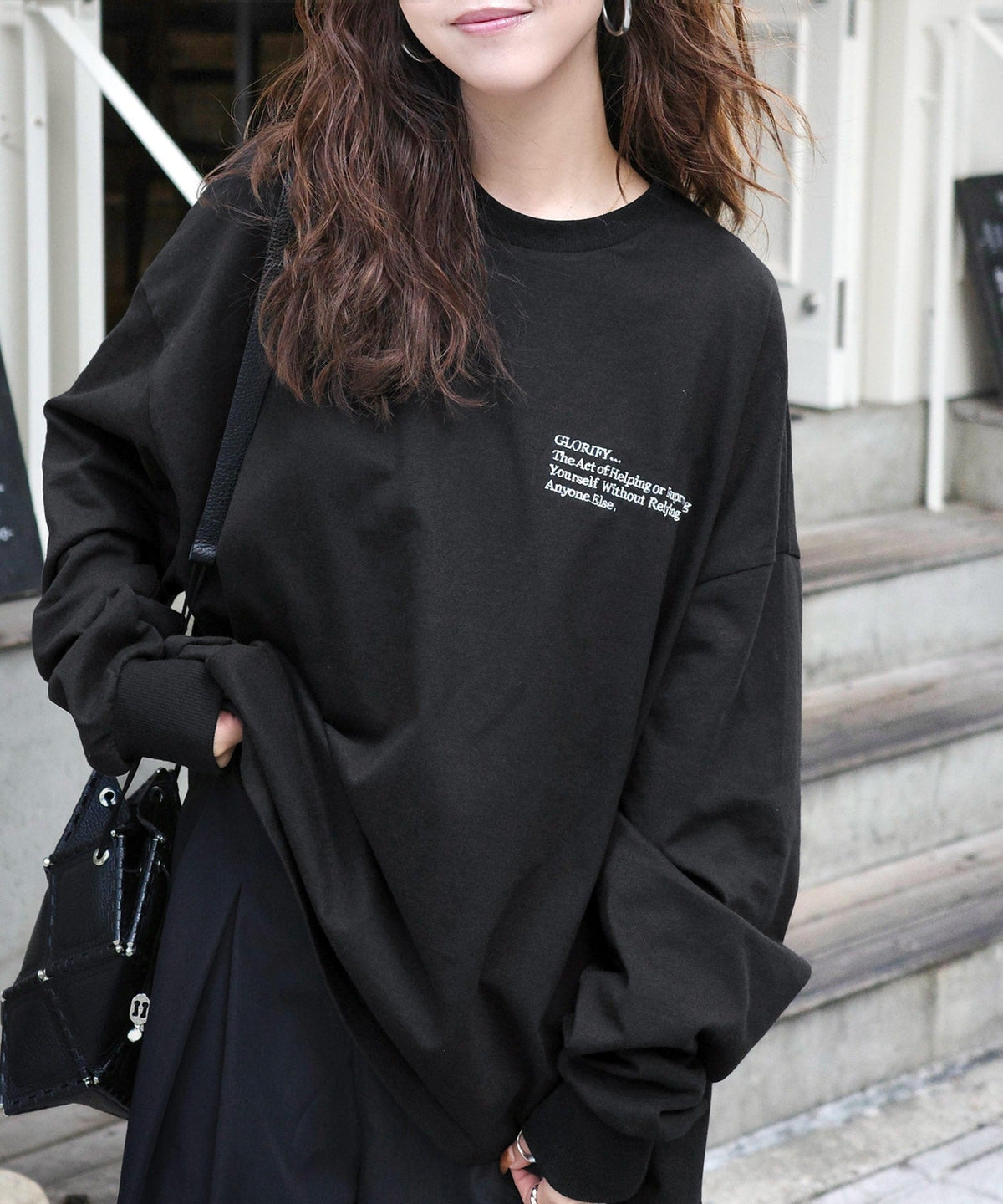 《marina×クラシカルエルフコラボ》ベーシックに今っぽバランスの“余裕”をプラス。綿100％胸刺繍入りロンT ce1010510