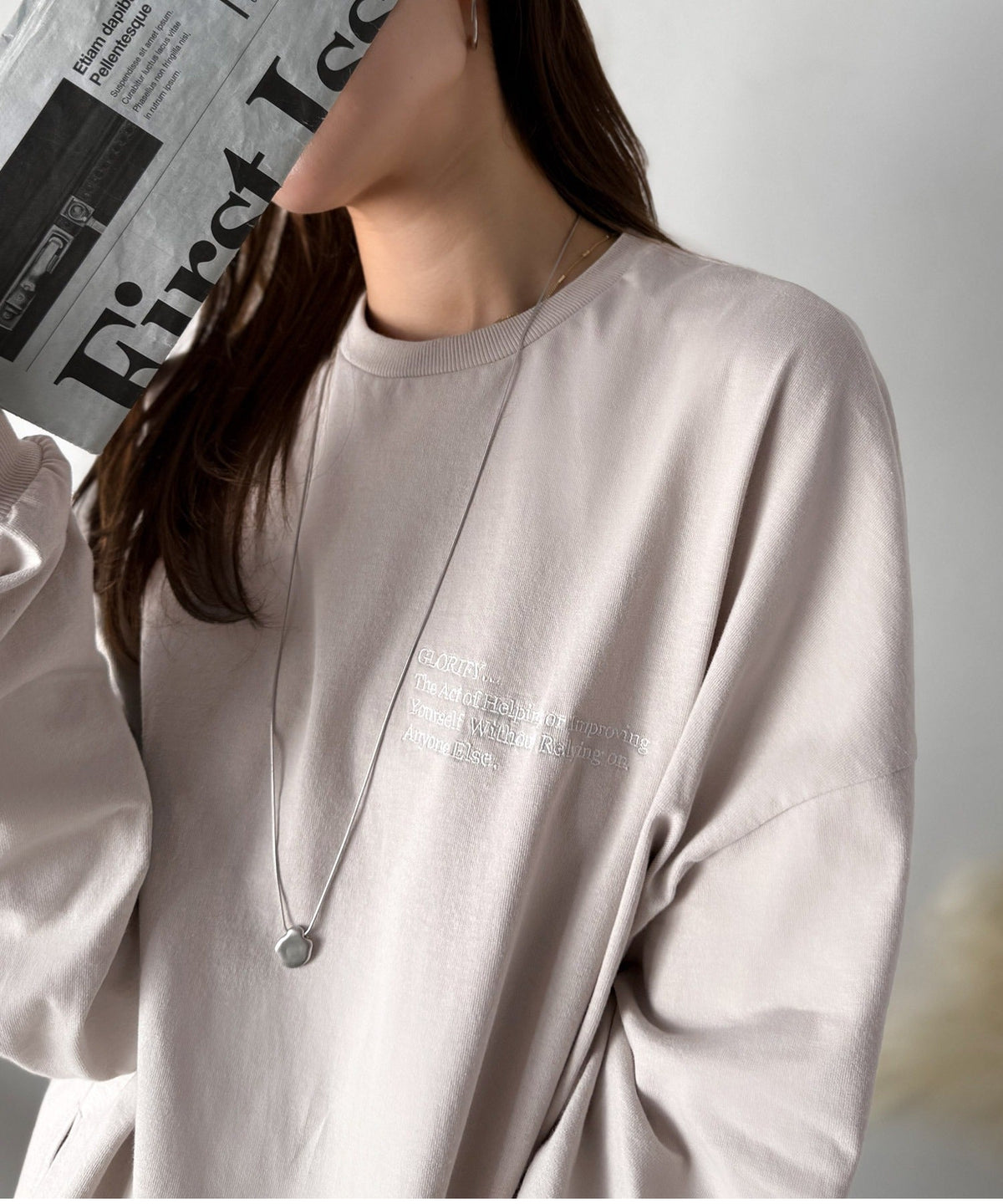 《marina×クラシカルエルフコラボ》ベーシックに今っぽバランスの“余裕”をプラス。綿100％胸刺繍入りロンT ce1010510