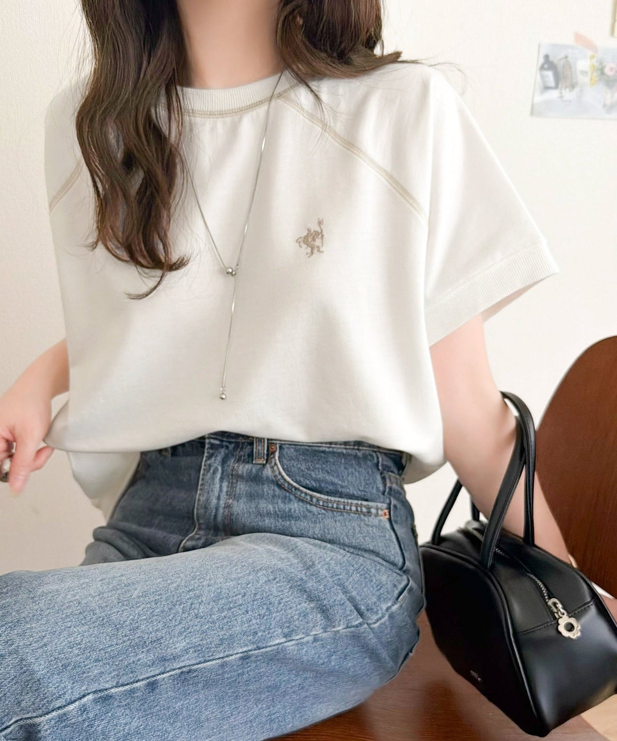 垢抜け配色で大人の抜け感プラス。胸刺繍ラグラン配色ステッチミニ裏毛TEE ce1330088