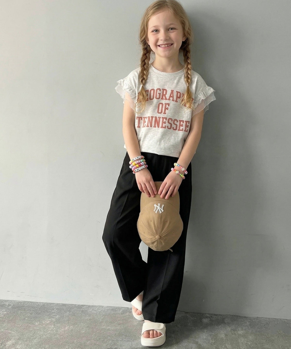 【mily bilet】【キッズ】 親子リンクコーデ可能◎ダブルフリル袖カレッジライクロゴゆるTシャツ mk1329036