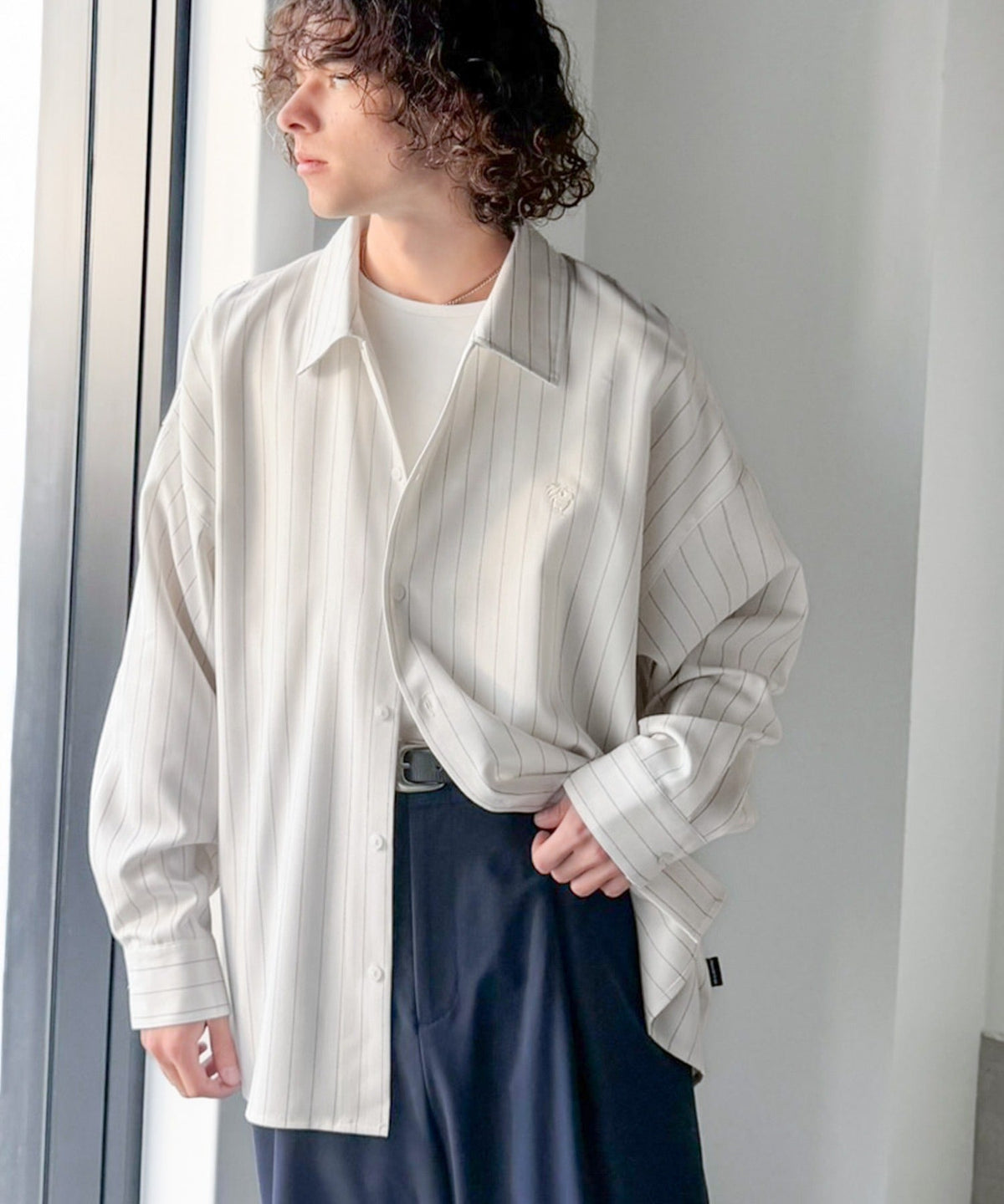 【Classical Origin】「大人のさりげなさ。」刺繍入りストライプ柄オーバーサイズシャツ（長袖）/Embroidered Stripe Pattern Oversized Shirt co1010023