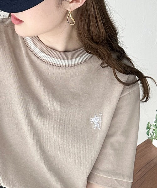 レトロ配色が可愛い。綿100%、編立リブワンポイント刺繍鹿の子Tシャツ ce1260165