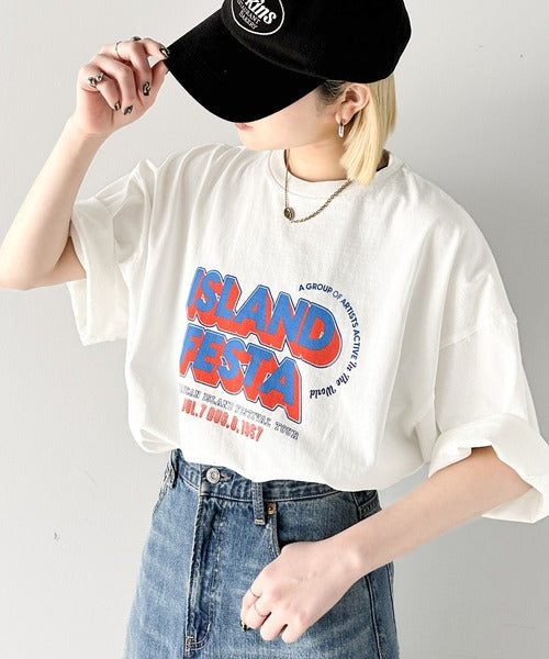 《JAVA ジャバコラボ》こなれた大人カジュアルスタイルの主役に。綿100%フェスロゴピグメントTシャツ jv1029046