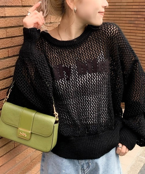 【mily bilet】シーズンムードが一気にUP！胸刺繍メッシュニットプルオーバー mi1029044