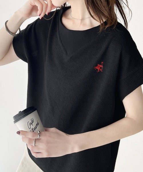 【sustaina+】ポコポコ素材で大人フレンチ。オーガニックコットン胸刺繍ネック切替半袖プルオーバー ce1050156