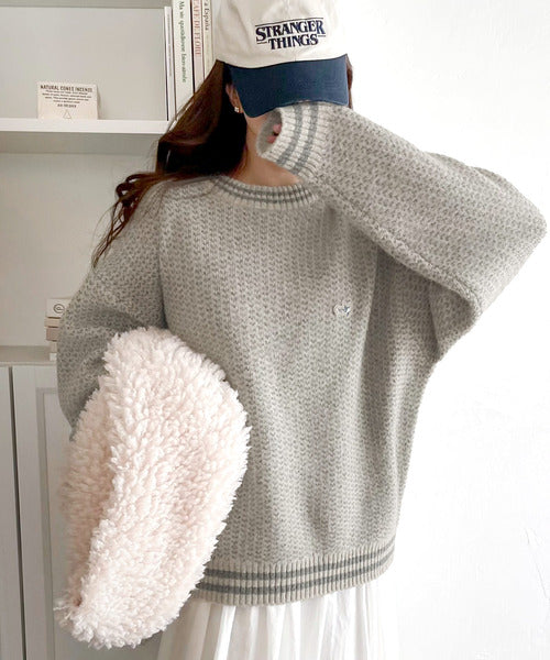 【sustaina+】レトロな配色がお洒落映え。刺繍ワッペンジャガードニットプルオーバー ce1050132