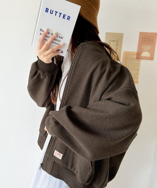 《Javaジャバコラボ》ゆったりシルエットが旬なライトメルトンライクブルゾン jv1070050